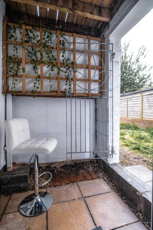 Cosy Flat In Free Parking Area, Next To Bus Stop Brighton Exterior photo