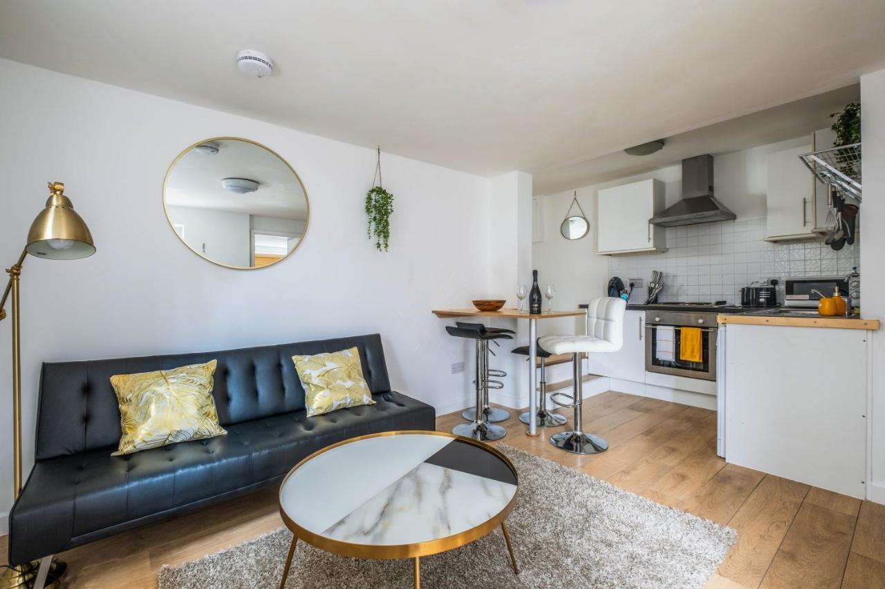 Cosy Flat In Free Parking Area, Next To Bus Stop Brighton Exterior photo